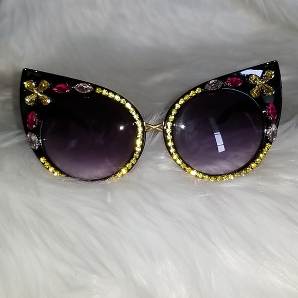 Dazzle Cat Eyes Sunglasses - Picture 5 of 10